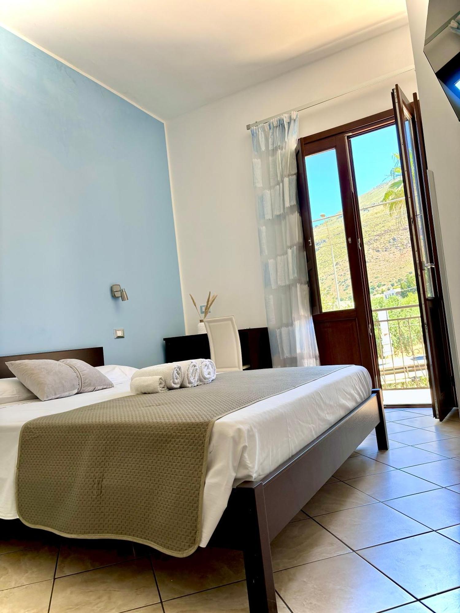 Bed And Breakfast Turi Castelluzzo Exterior foto