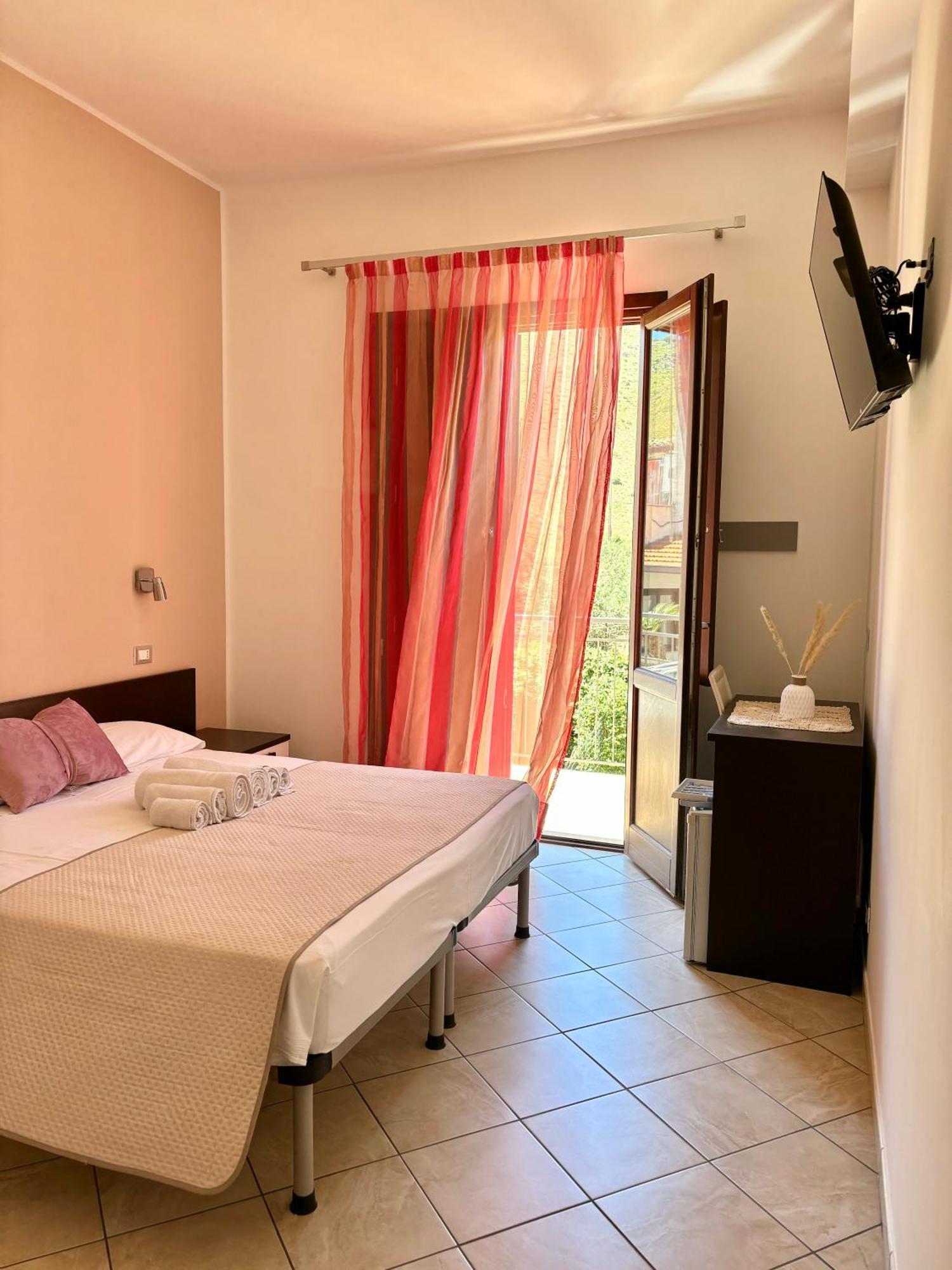 Bed And Breakfast Turi Castelluzzo Exterior foto